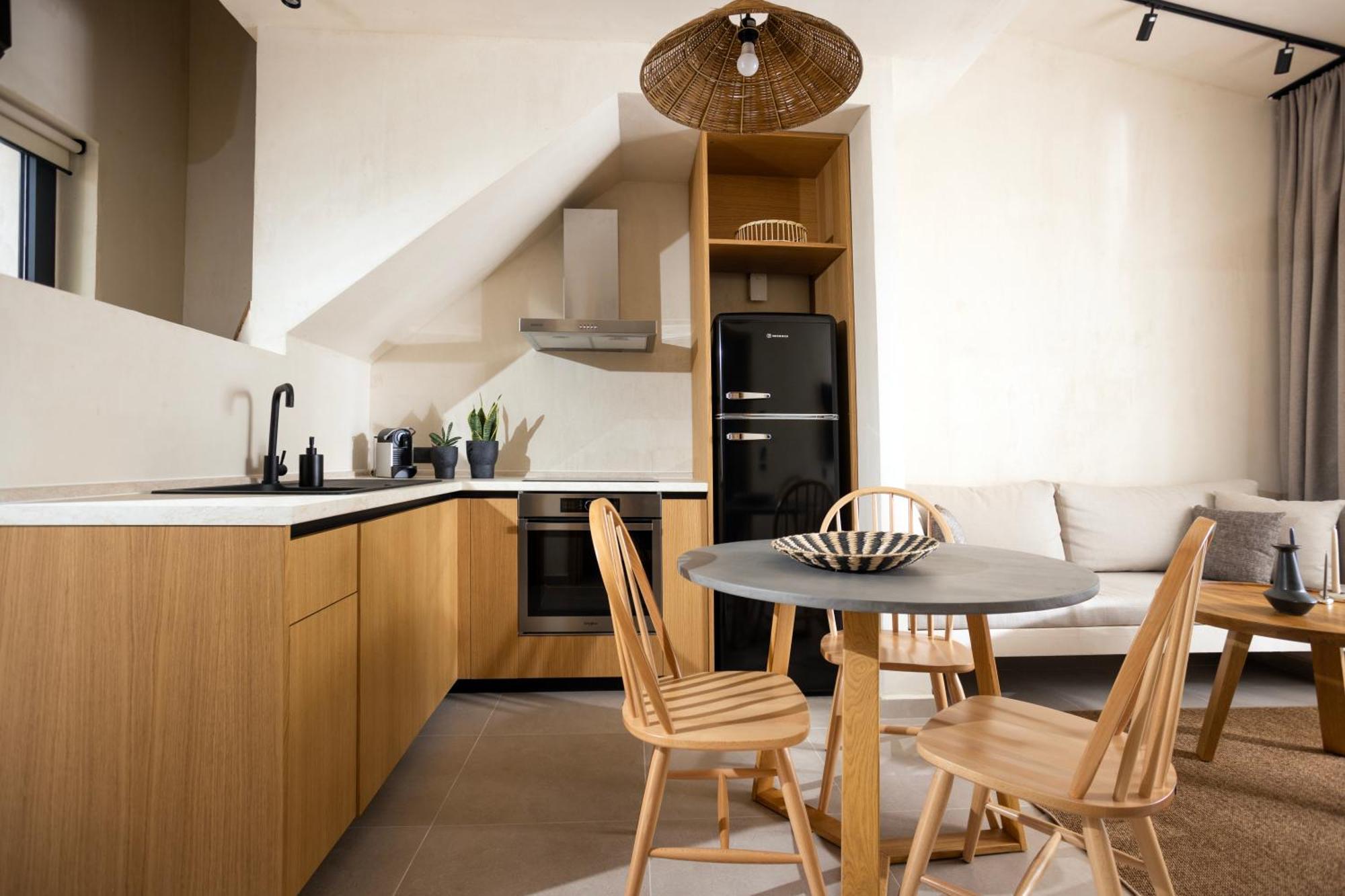 Pnoes Luxury Suites Paliouri Esterno foto