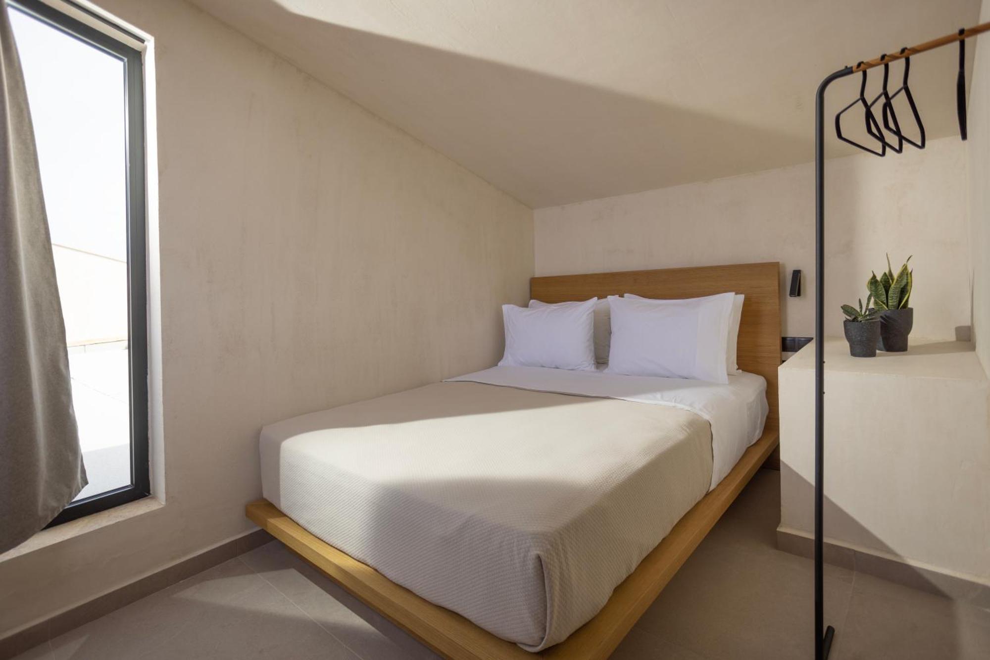 Pnoes Luxury Suites Paliouri Esterno foto