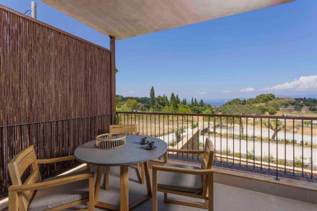 Pnoes Luxury Suites Paliouri Esterno foto